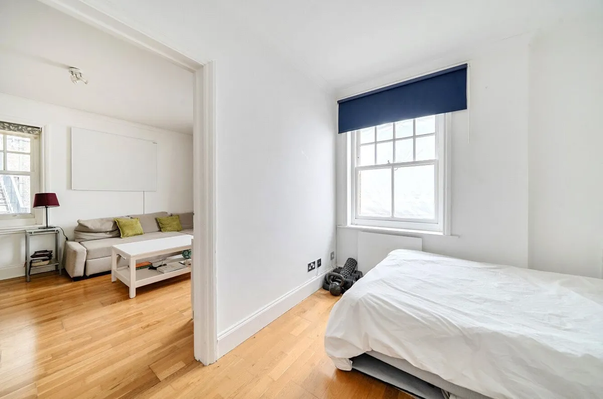 Earls Court Road, London, SW5