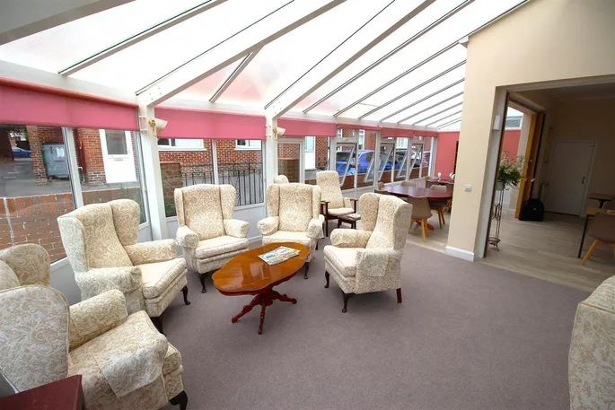 Property carousel image 5