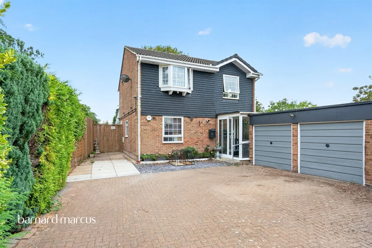 Royal Drive, Epsom