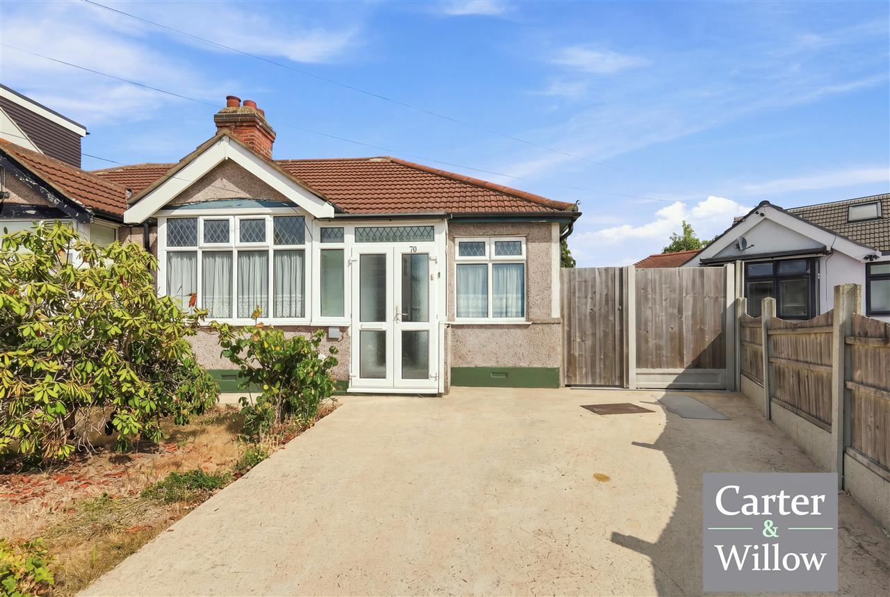 Mayswood Gardens, Essex Image 1