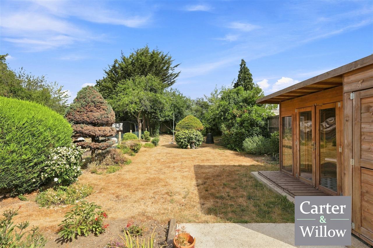 Mayswood Gardens, Essex Image 16