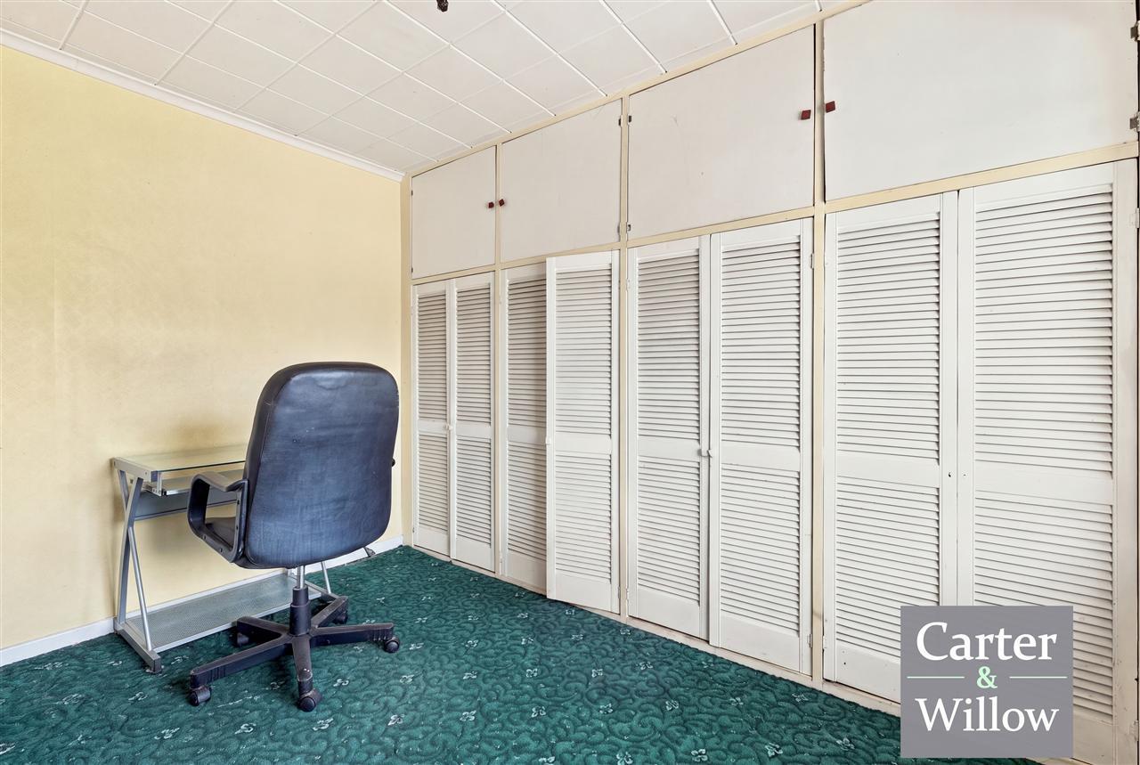 Warrington Square, Essex Image 10