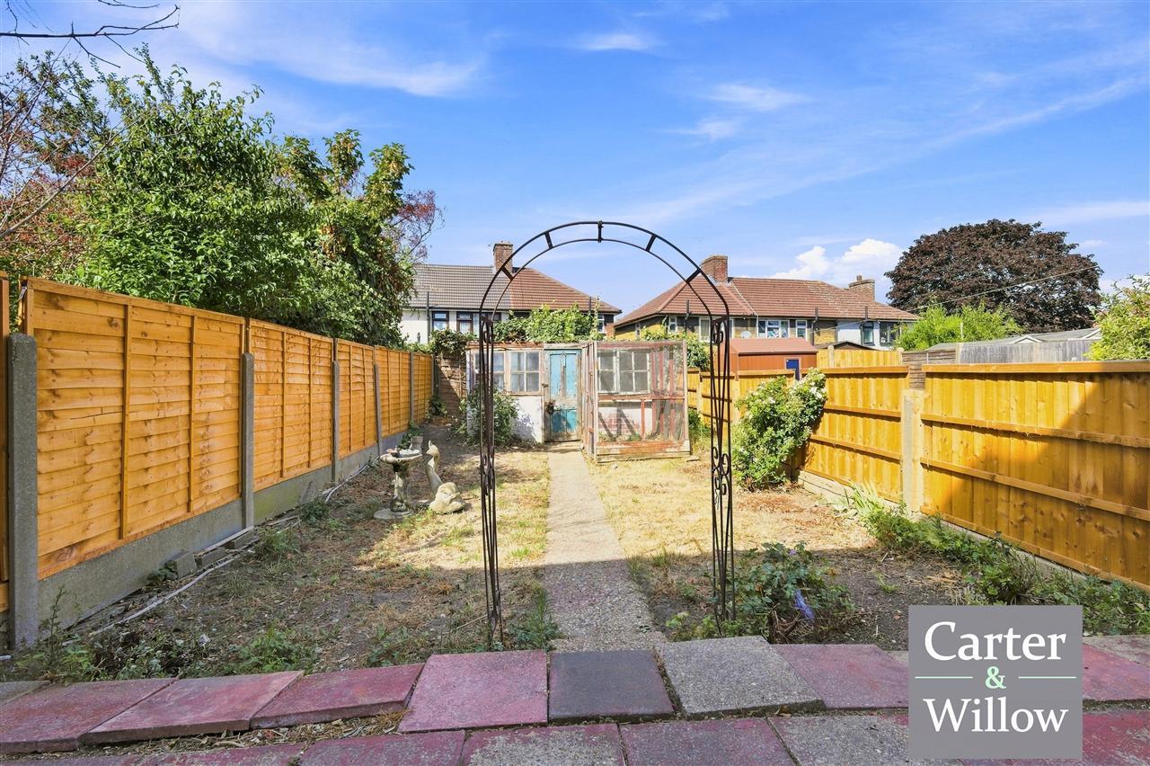 Warrington Square, Essex Image 12