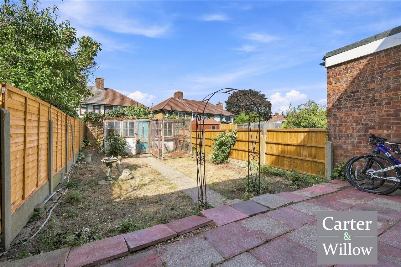 Warrington Square, Essex Image 13