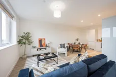 Elmsleigh Road Staines TW18 photo 1