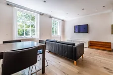 Brompton Square Knightsbridge SW3 photo 3