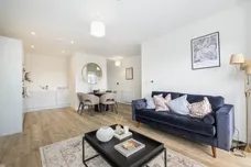 Elmsleigh Road Staines TW18 photo 3