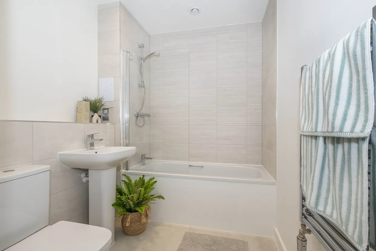 Elmsleigh Road Staines TW18 photo 4
