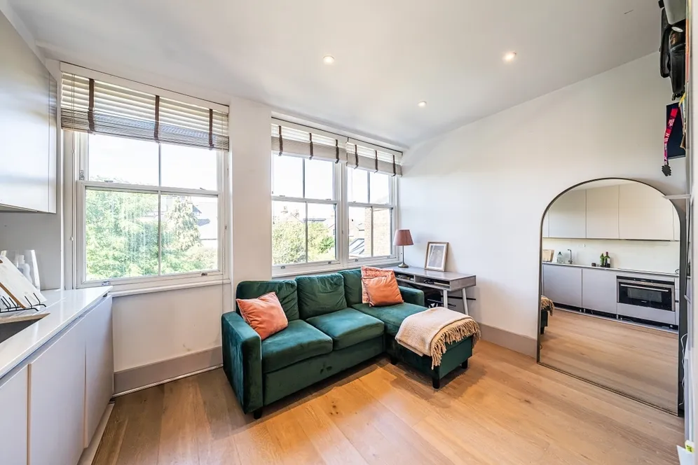 Abbeville Road London SW4 photo 4