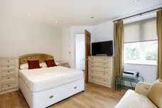 Strand Drive, Richmond TW9 photo 13