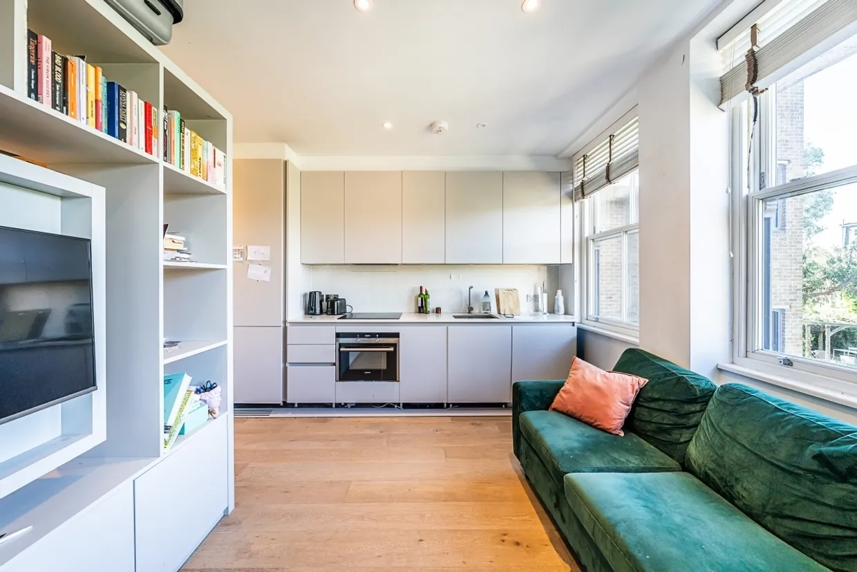 Abbeville Road London SW4 photo 7