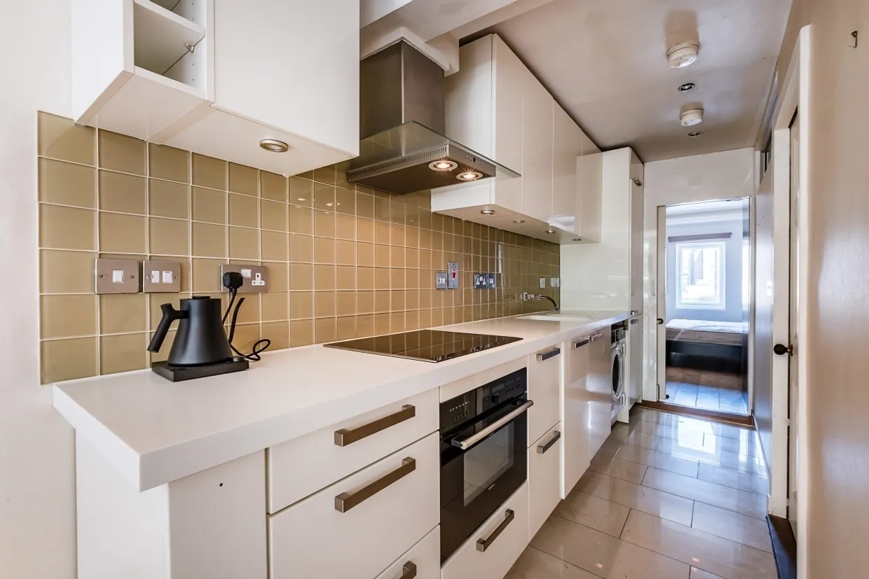 Brompton Square Knightsbridge SW3 photo 8