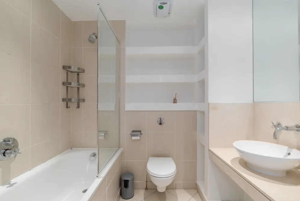 South Quay Square,  E14 photo 10