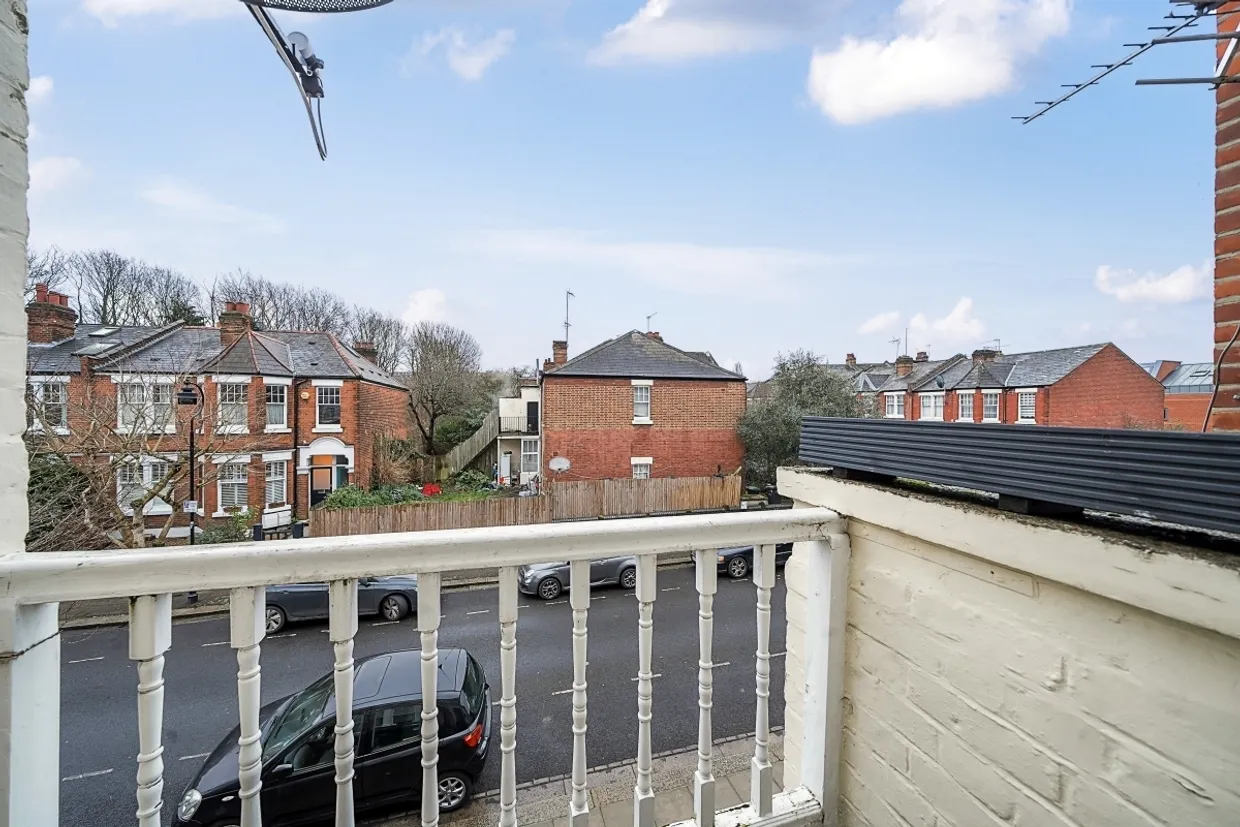 Rathcoole Gardens London N8 photo 8