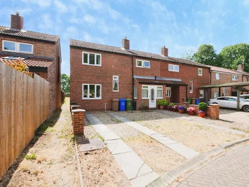 Holly Close, Full Sutton, Yorkphoto