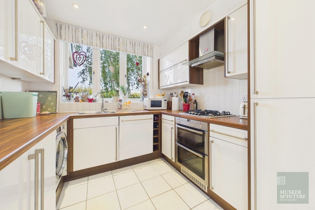 Pirnhow Street, Ditchingham, Bungay Image 3