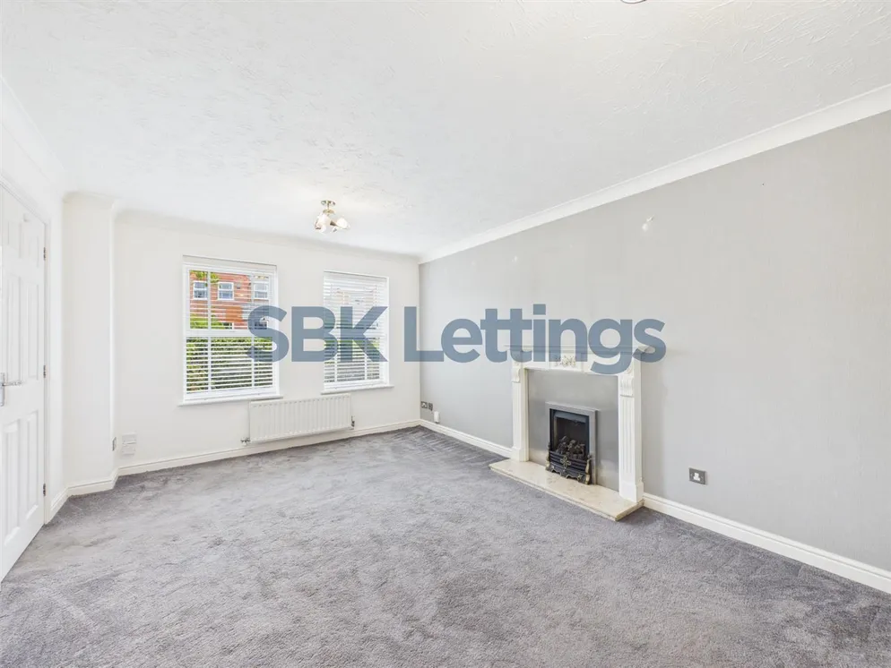 Property carousel item 4