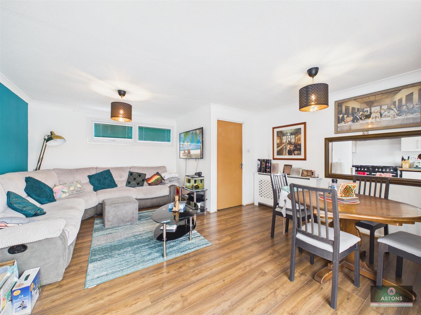 Flamstead Heights, Broadfield, Crawley Image 2