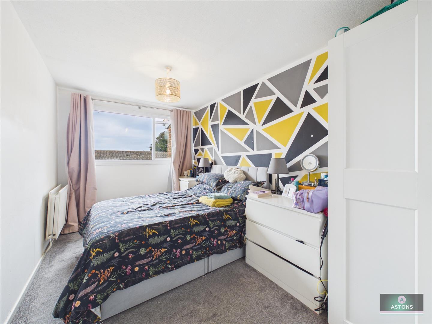 Flamstead Heights, Broadfield, Crawley Image 5