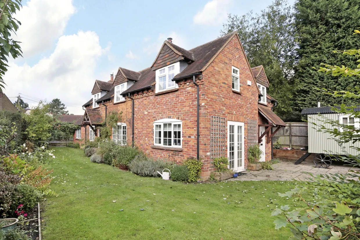 Moat Lane Great Missenden HP16 photo 1