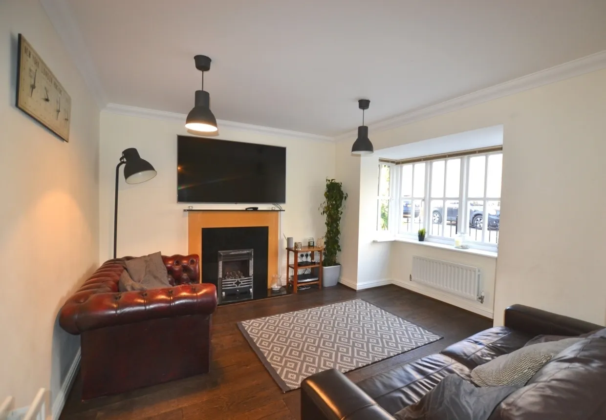 Middle Village Haywards Heath RH16 photo 2