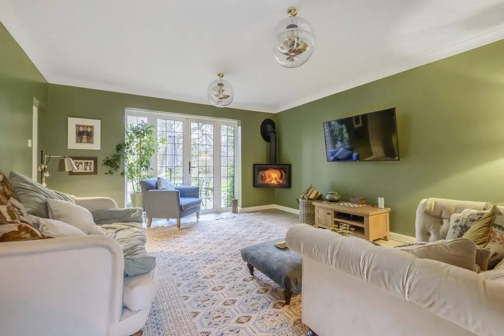 Croft Road Woldingham CR3 photo 2