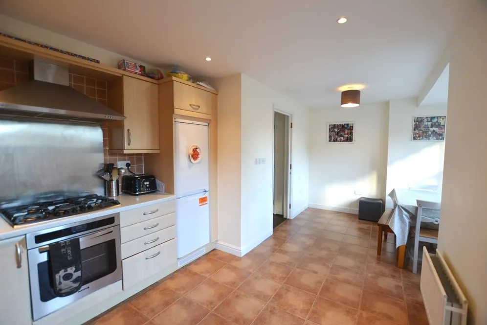 Middle Village Haywards Heath RH16 photo 3