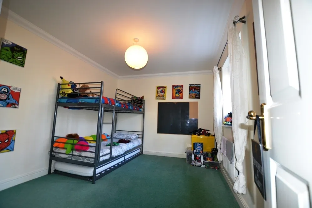 Middle Village Haywards Heath RH16 photo 5