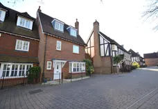 Middle Village Haywards Heath RH16 photo 6