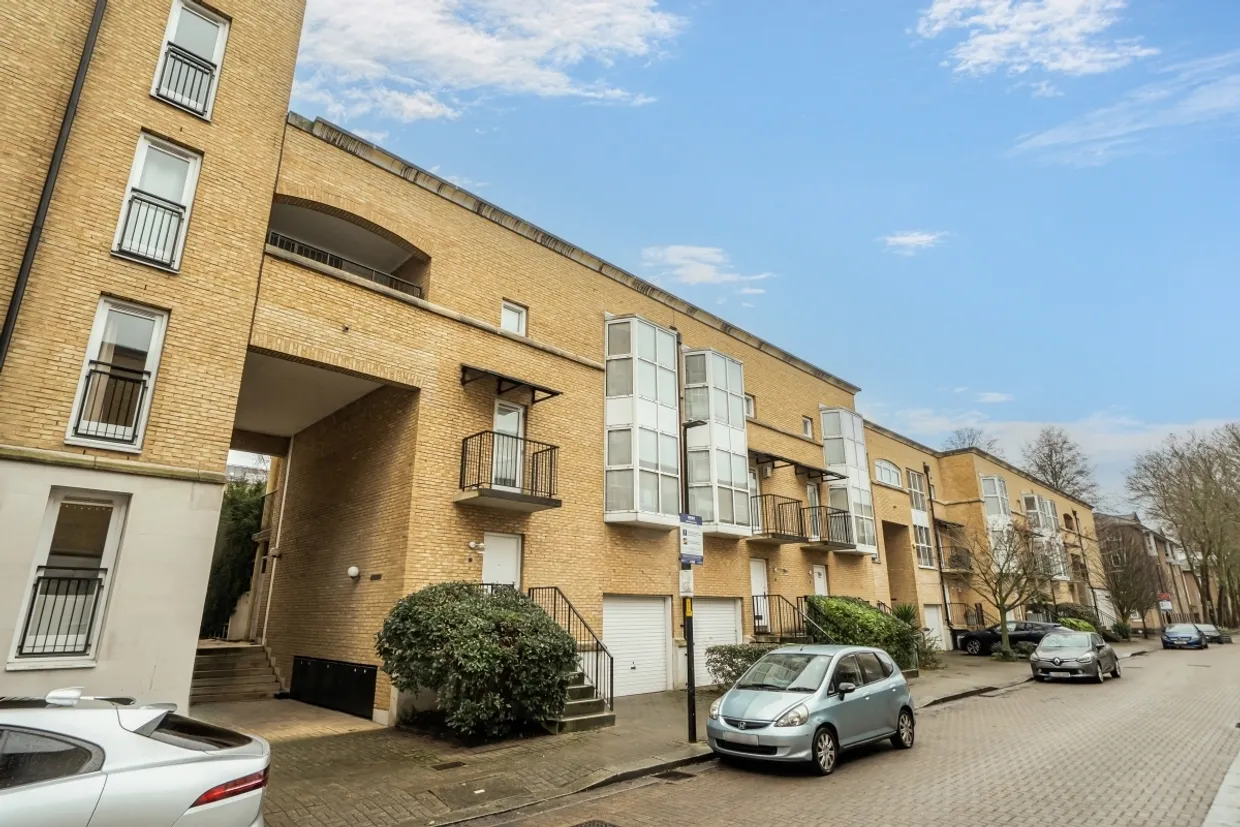 Queen of Denmark Court, Rotherhithe, SE16 photo 12