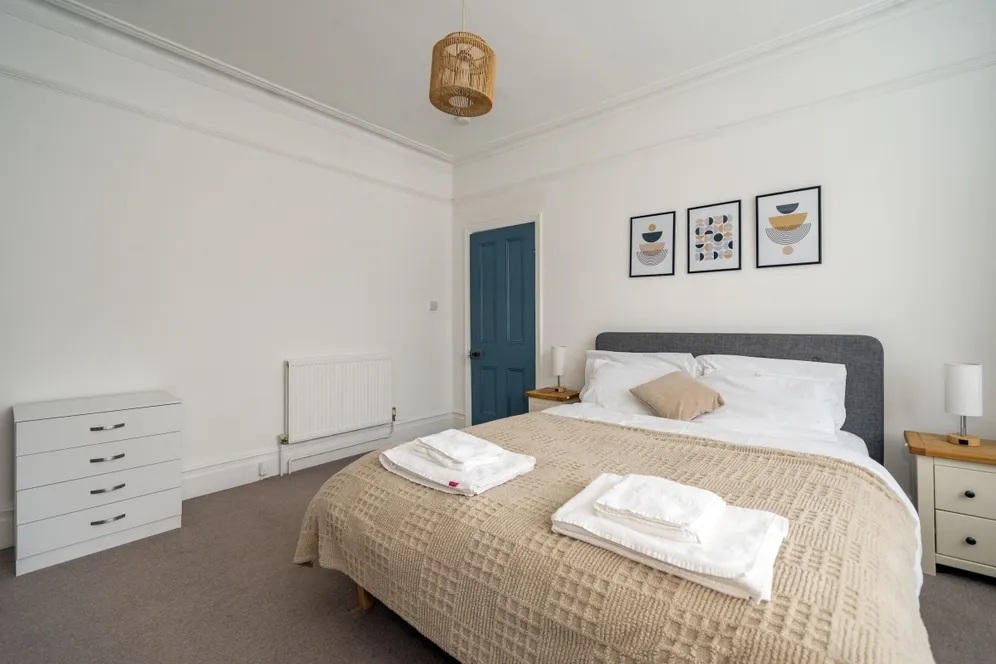 Merton Avenue London W4 photo 13