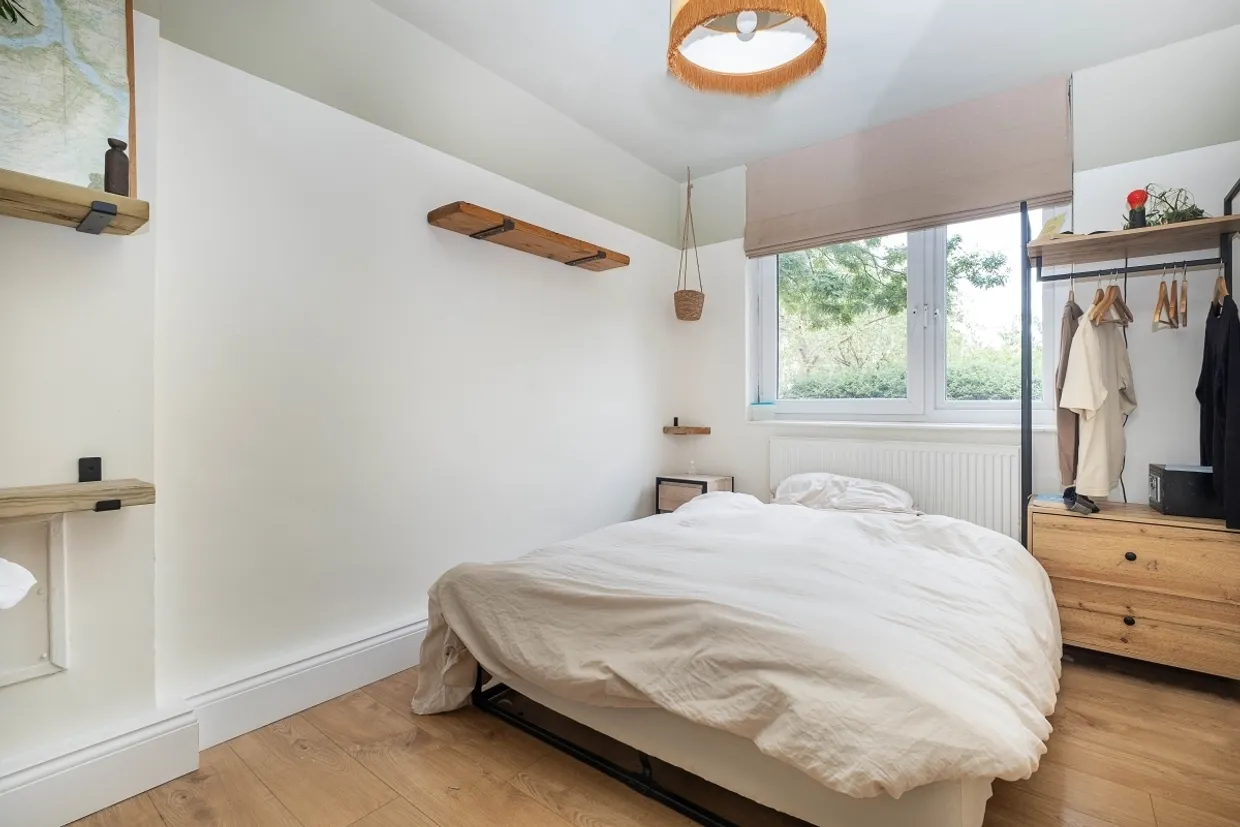 Strathdon Drive London SW17 photo 3