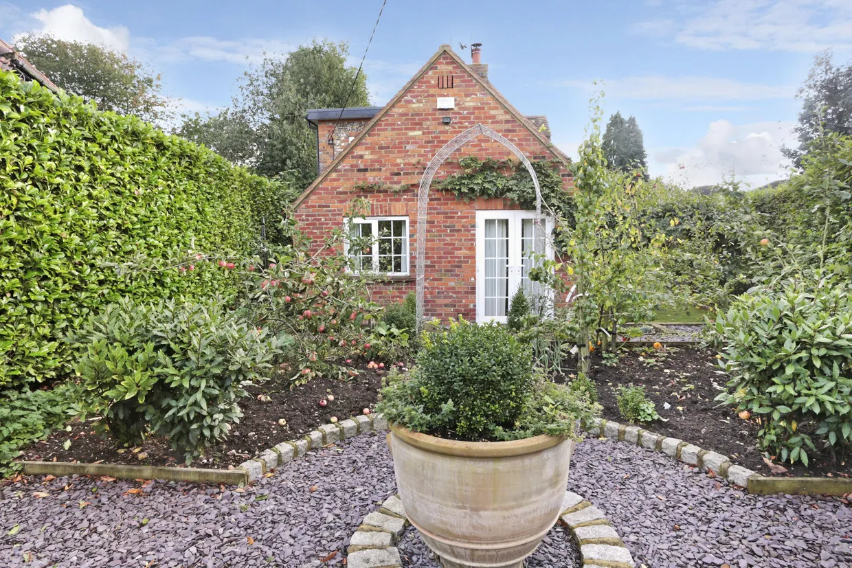 Moat Lane Great Missenden HP16 photo 12