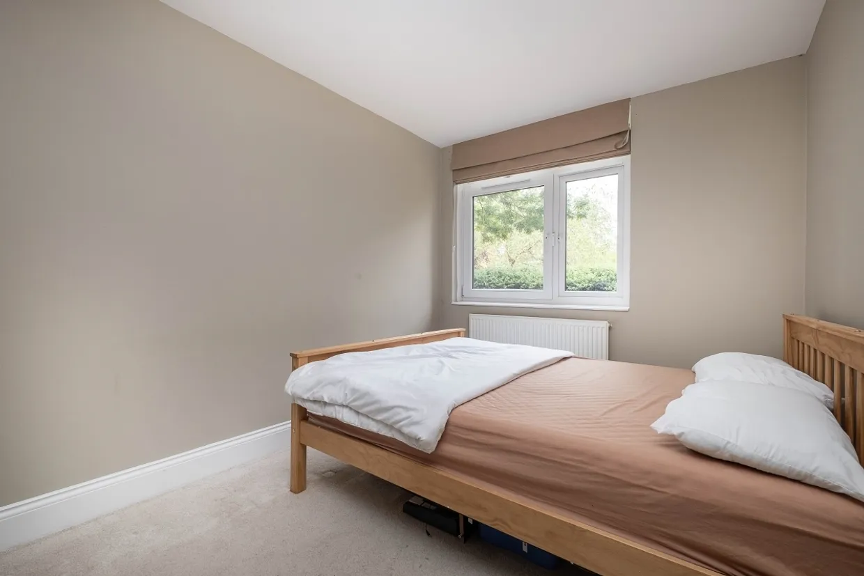 Strathdon Drive London SW17 photo 5