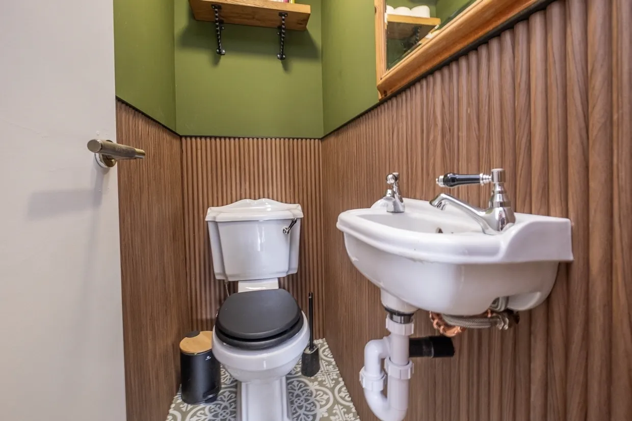 Strathdon Drive London SW17 photo 6