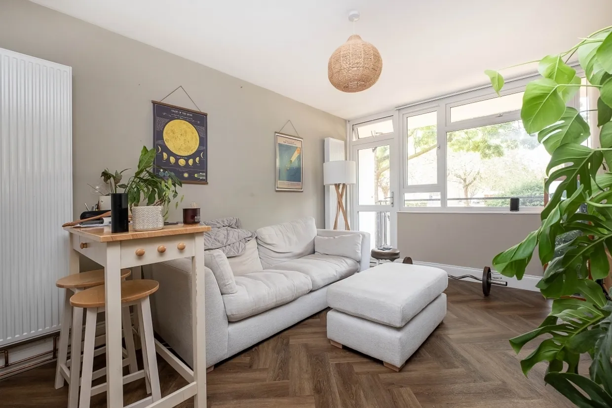 Strathdon Drive London SW17 photo 8
