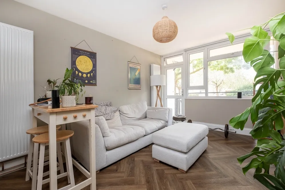 Strathdon Drive London SW17 photo 8