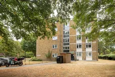Strathdon Drive London SW17 photo 9