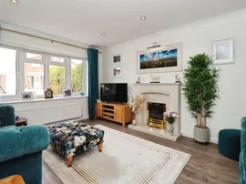 Playford Close, Rothwell, Kettering thumb 3