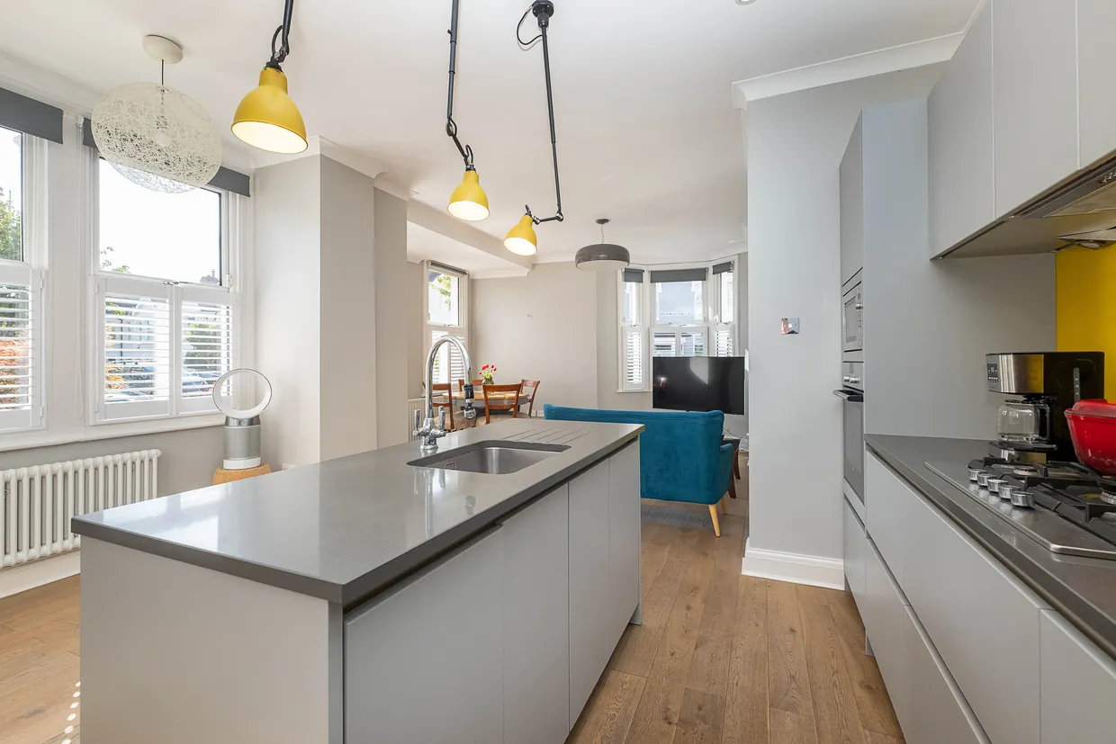 Brookwood Road, London, SW18 photo 1