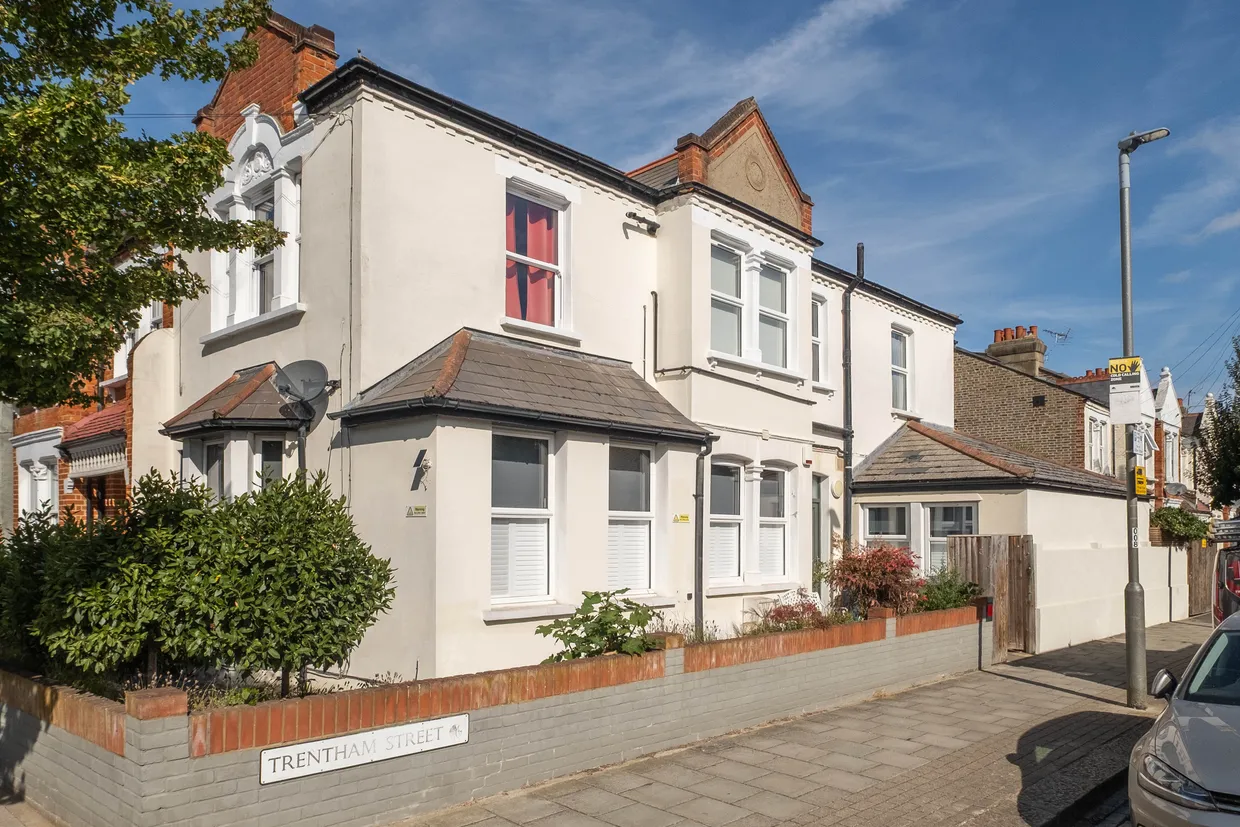 Brookwood Road, London, SW18 photo 2