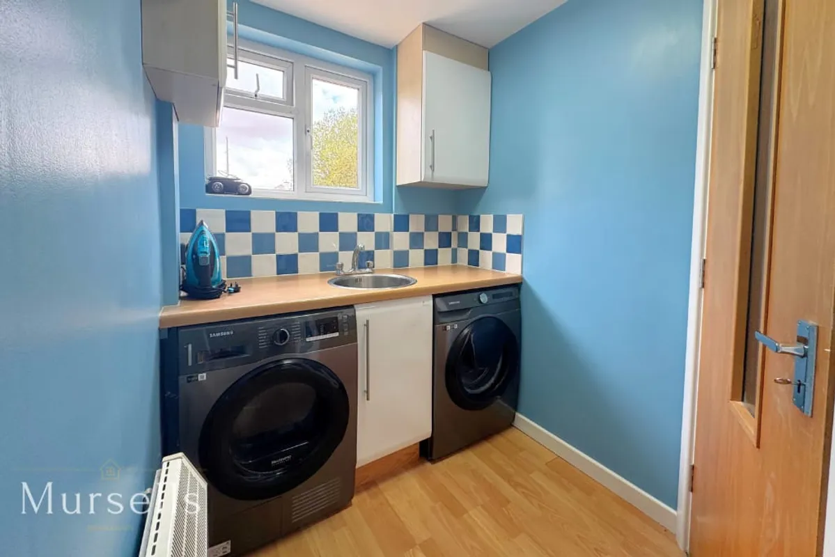 Hilltop Road, Corfe Mullen, Wimborne, BH21