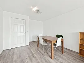 St. Crispin Drive, Northampton thumb 3