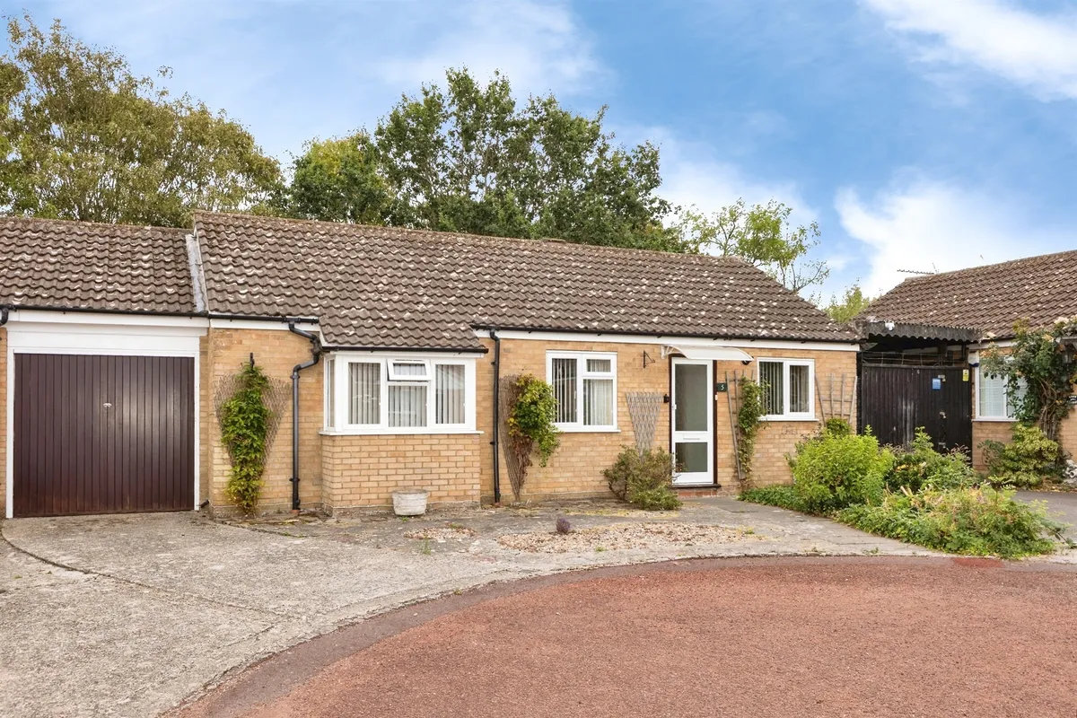 Thyme Close, Earley, READING