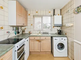 Thyme Close, Earley, READING thumb 3