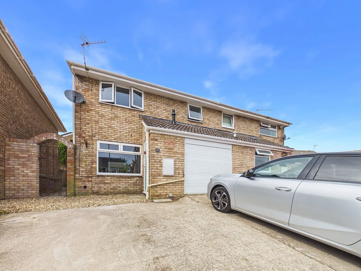 Harding Close, Boverton, CF61
