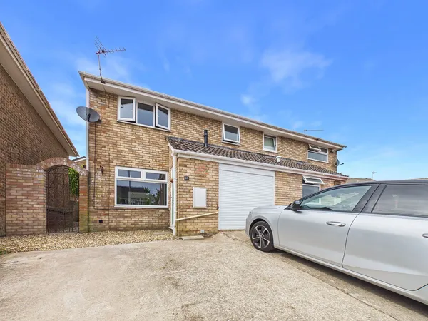 Harding Close, Boverton, CF61