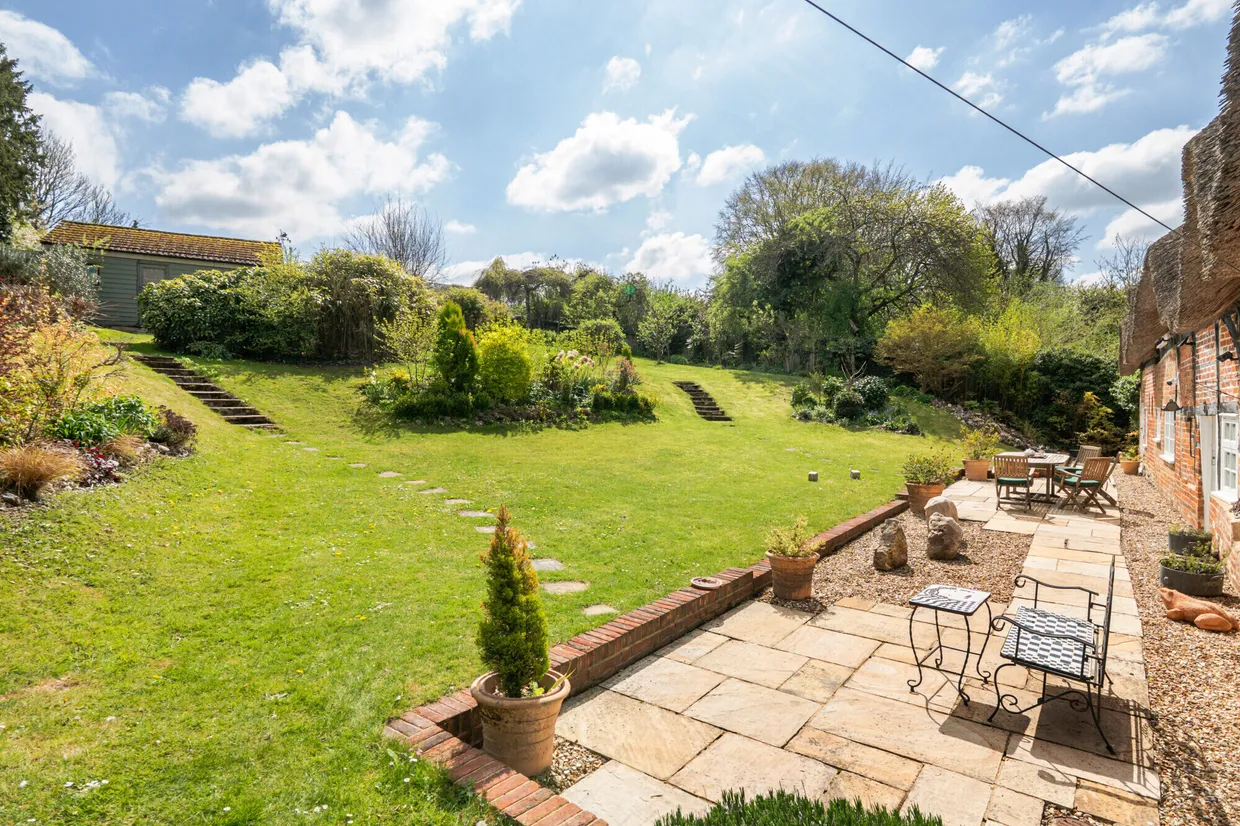 Mildenhall, Marlborough, SN8 photo 3