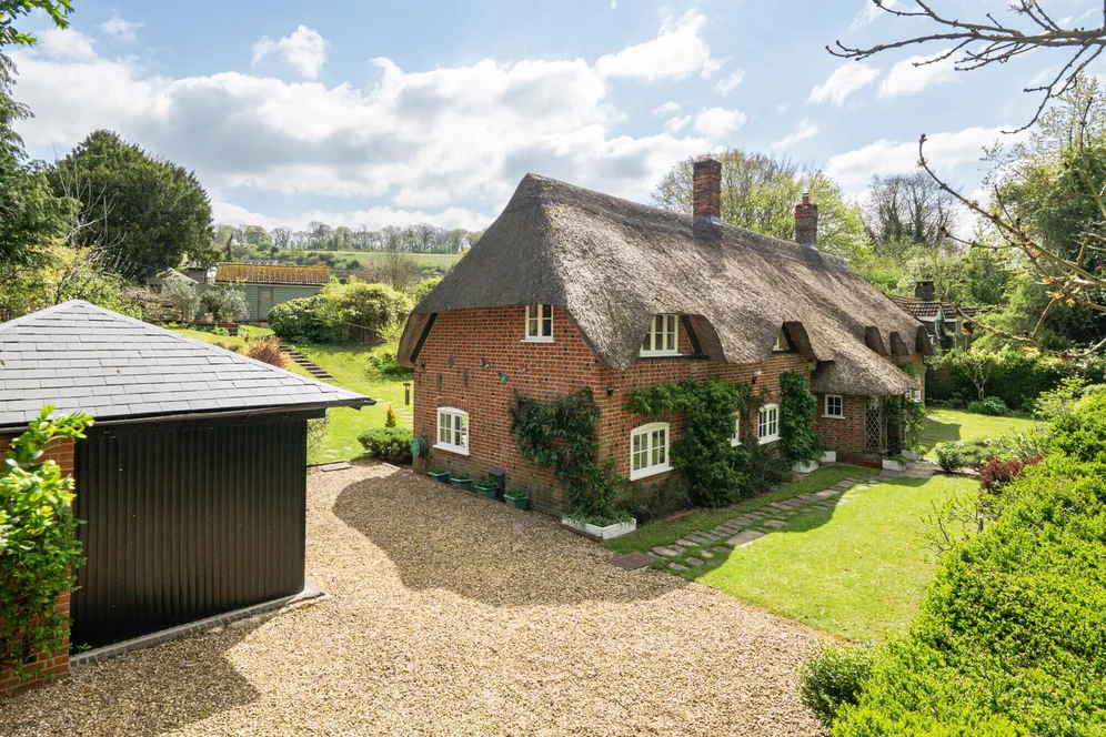 Mildenhall, Marlborough, SN8 photo 12