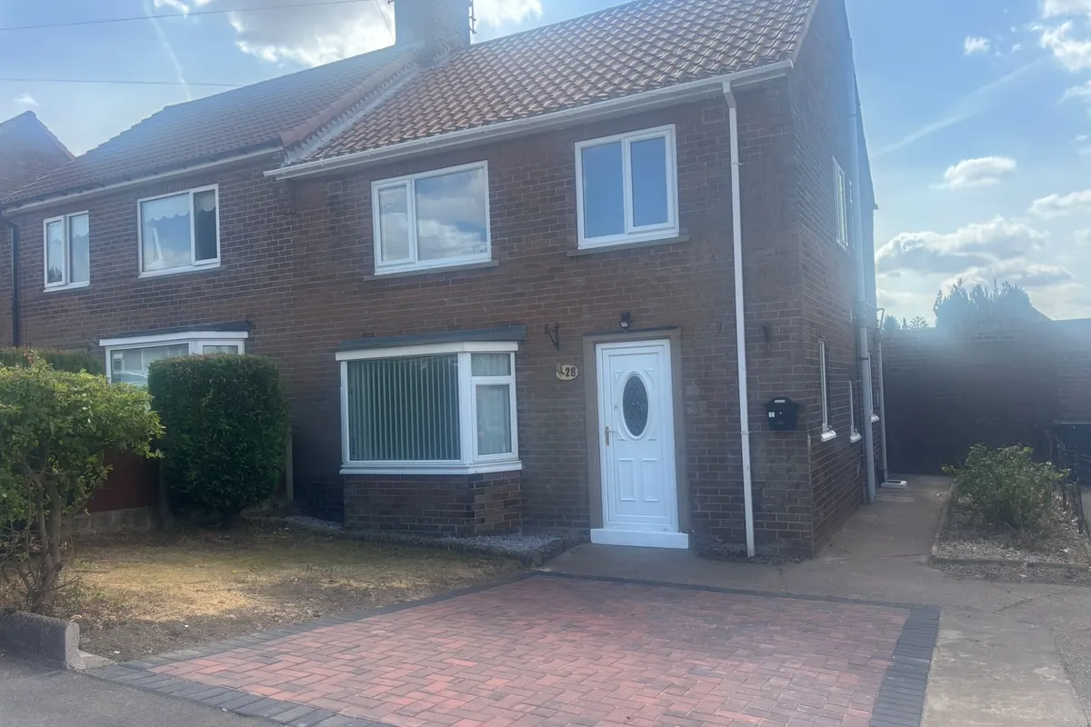 Burns Road, Dinnington